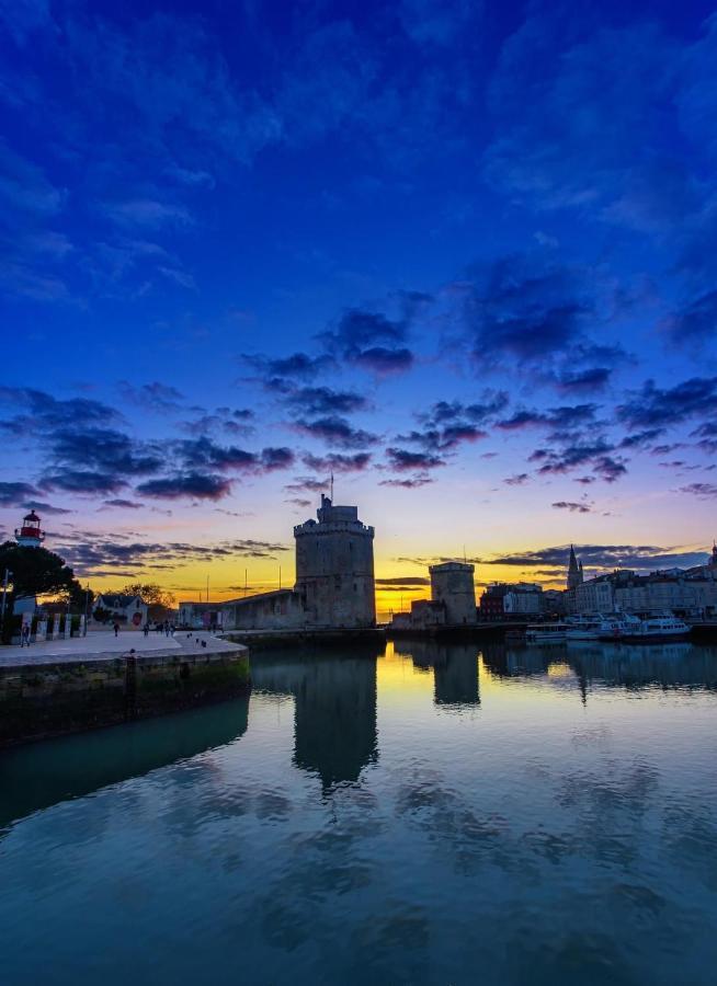 Charmant Cocon Iode Cosy Equipe, Baigne De Lumiere, Situe Au Coeur De La Rochelle A 1Min A Pied Du Marche Central Avec Tv Et Wifi Екстериор снимка