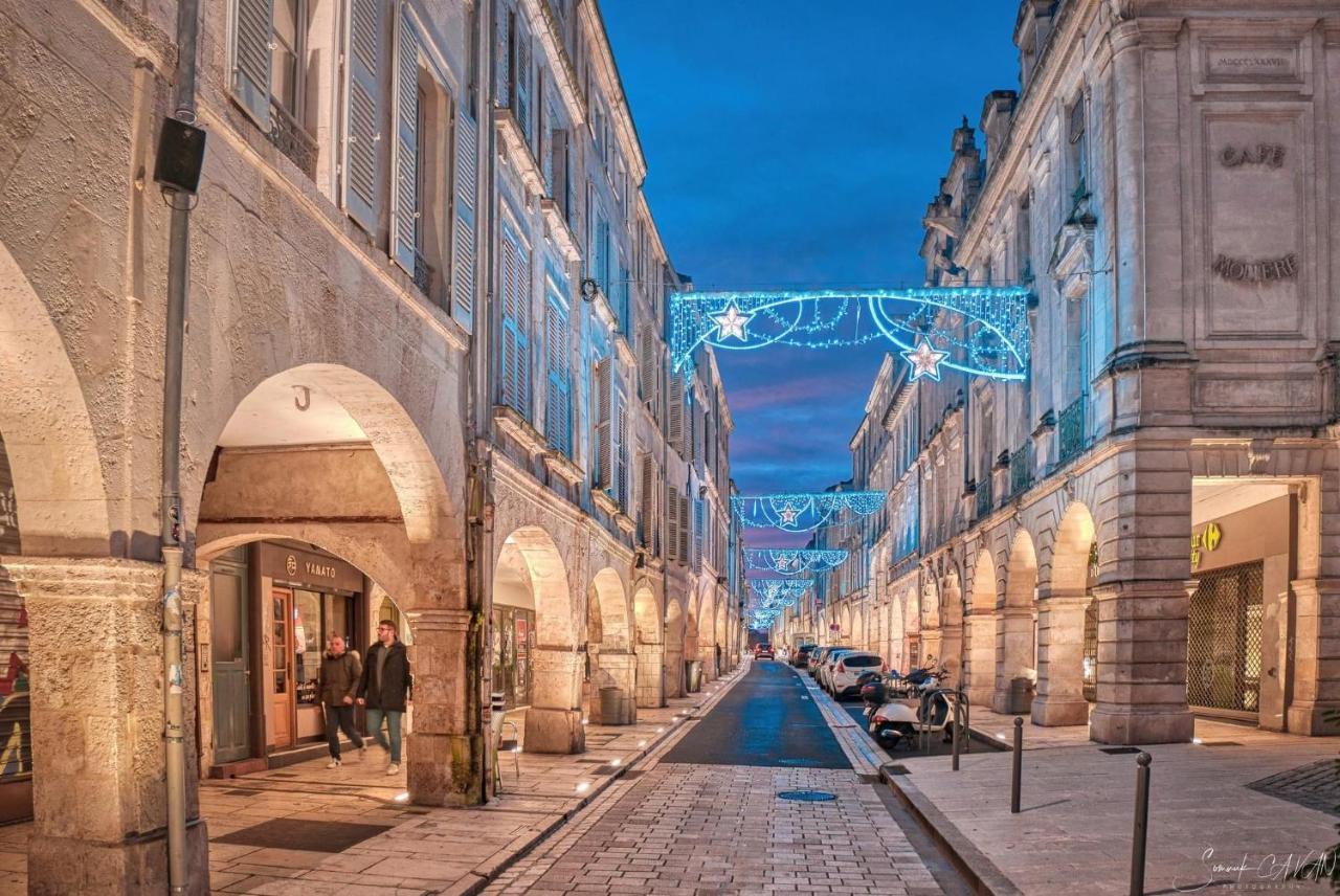 Charmant Cocon Iode Cosy Equipe, Baigne De Lumiere, Situe Au Coeur De La Rochelle A 1Min A Pied Du Marche Central Avec Tv Et Wifi Екстериор снимка