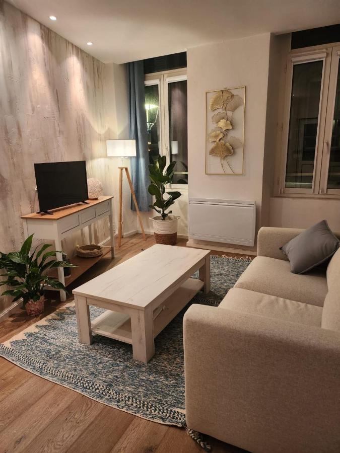 Charmant Cocon Iode Cosy Equipe, Baigne De Lumiere, Situe Au Coeur De La Rochelle A 1Min A Pied Du Marche Central Avec Tv Et Wifi Екстериор снимка